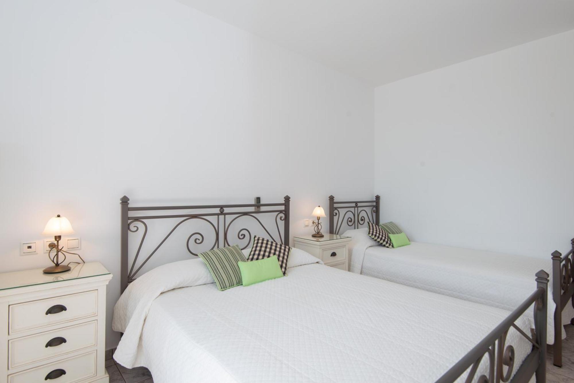 Hotel Efrosini Platis Gialos  Exterior photo